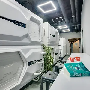  Otel Moonotel Maidan