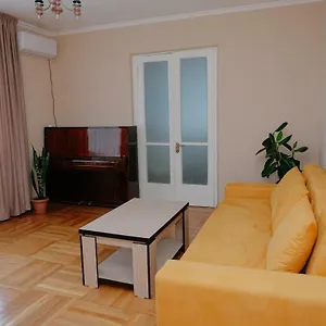 https://ketitatia-sisters-apartment-near-old-and-central-tbilisi.alltbilisihotels.com